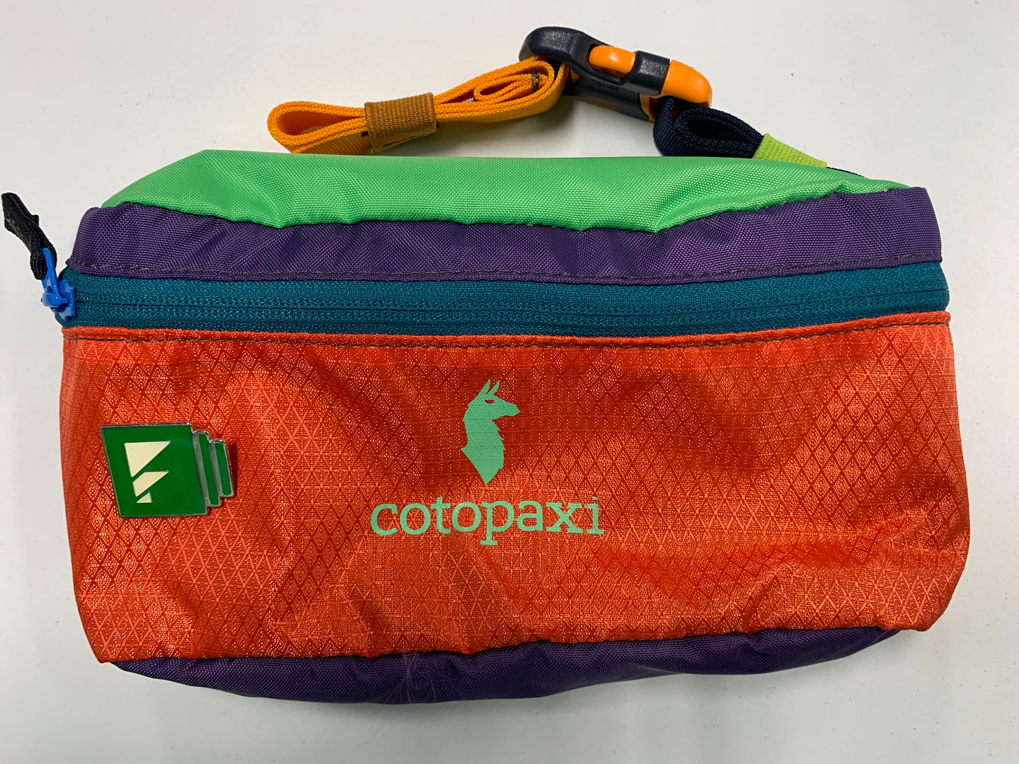 Cotopaxi Del Dia Hip Pack with Formstack Lapel Pin